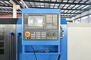 Фото 14 - MetalTec CK 50x1000H токарный станок c ЧПУ с прямой станиной Профи.